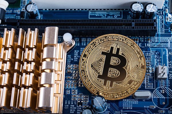 <a title='注冊送加密貨幣'  target='_blank' class='f_d'>加密貨幣</a>比特幣合約與期權有何區別？