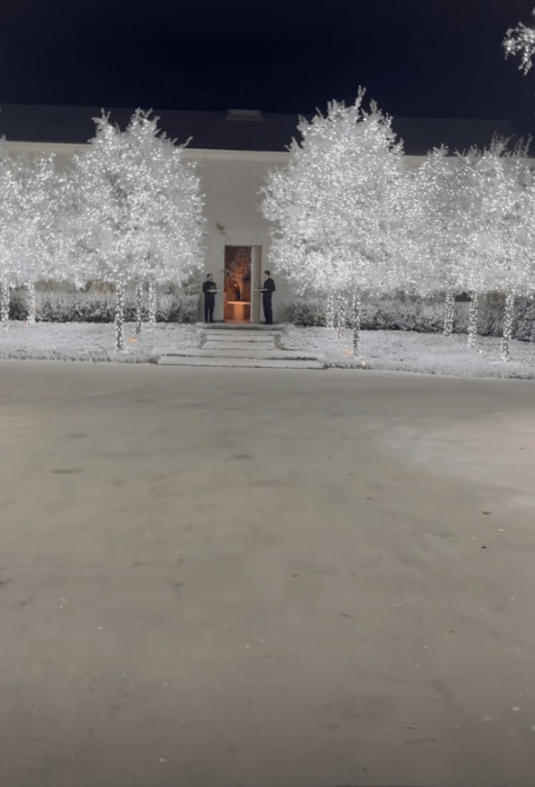 卡戴珊詹納家族的圣誕派對雪橇明星和頌歌