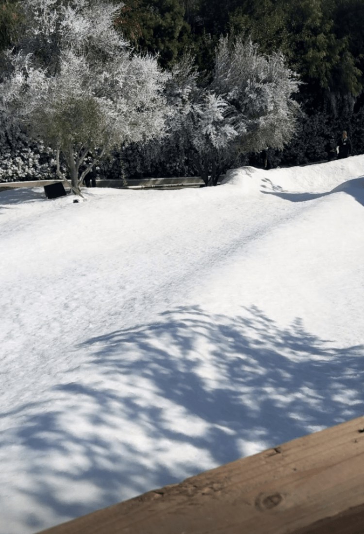 卡戴珊詹納家族的圣誕派對雪橇明星和頌歌