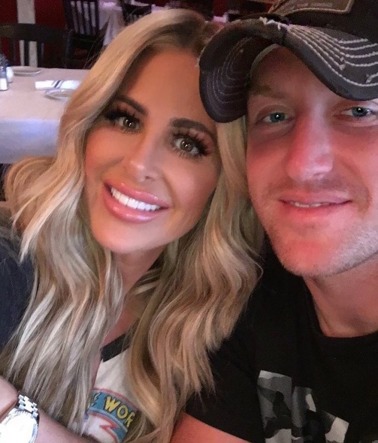 KIMZOLCIAK表示在丑陋的離婚中她將在2024年放棄那些不再對我有用的事情