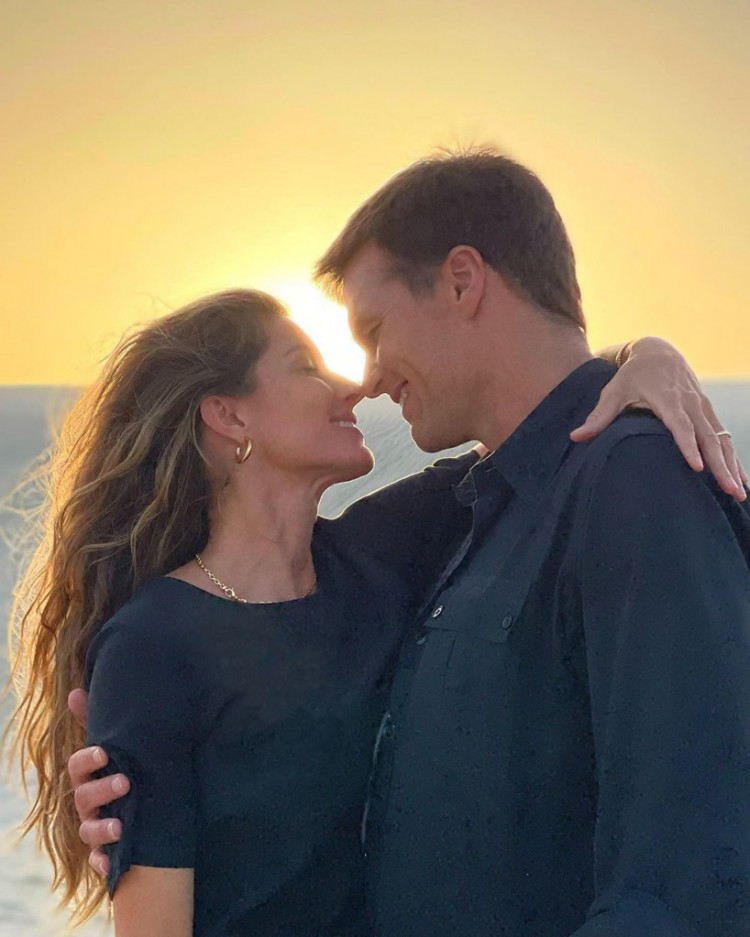 吉賽爾邦辰GISELEBüNDCHEN在湯姆布雷迪TOMBRADY去世后分享了有關(guān)個人轉(zhuǎn)變和治愈的神秘名言