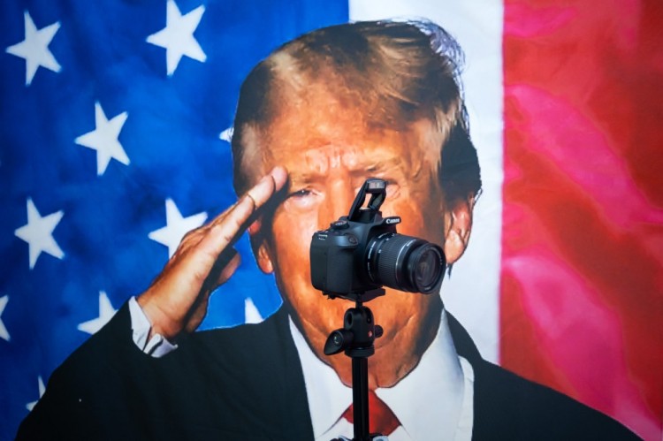 CPAC的狂歡景象和聲音特朗普說唱歌手和變裝皇后LADYMAGA