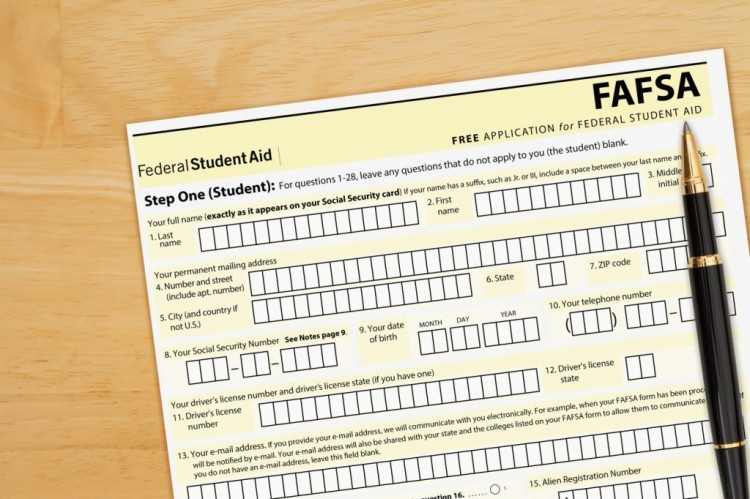 [瑪麗]FAFSA 解決辦法允許父母為非公民的德克薩斯州學生申請經濟援助