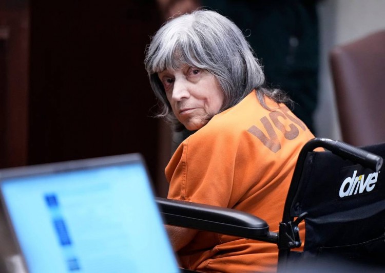 [亞伯拉罕]佛羅里達州74歲女子被控處決男友并砍斷他的四肢可能不適合受審