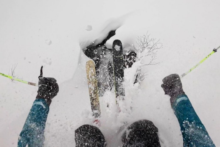 [喜悅]20 歲滑雪者從新罕布什爾州高山 600 英尺高處墜落身亡