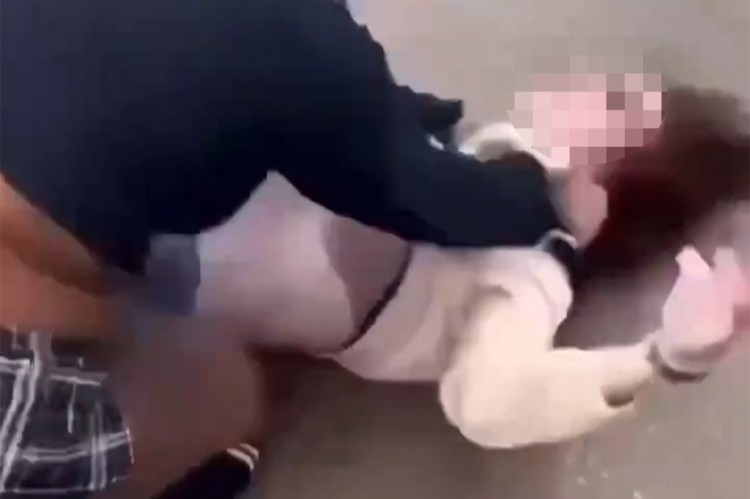 [克里斯]密蘇里州總檢察長希望將女孩頭部砸入混凝土的青少年以成人罪名起訴：這種邪惡和
